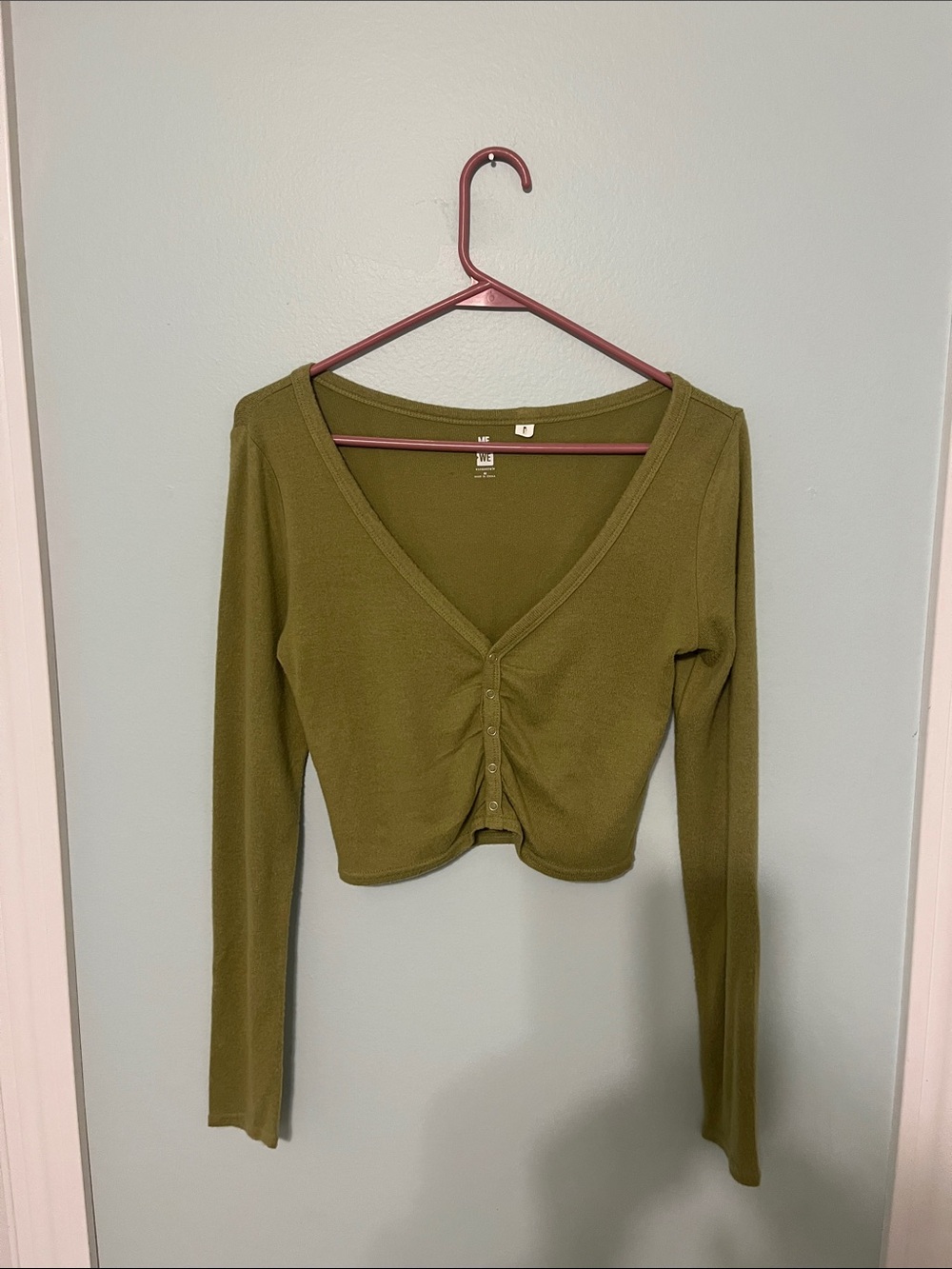 Me to We Olive Ruched Long-Sleeve Crop Top